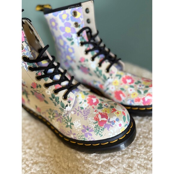 Dr. Martens Women's 1460 Floral Mash Up Lace Up Boot - Parchment Beige NWB 6 - Picture 3 of 5